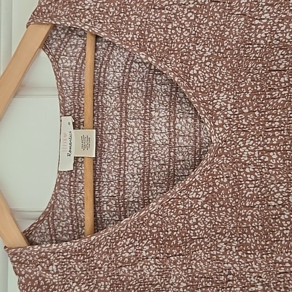 Smocked top - Picture 2 of 6